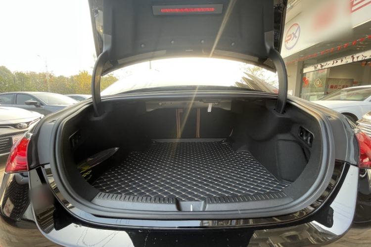 Used Mercedes-Benz E-Class 2024 E 260 Sport Edition Interior 7