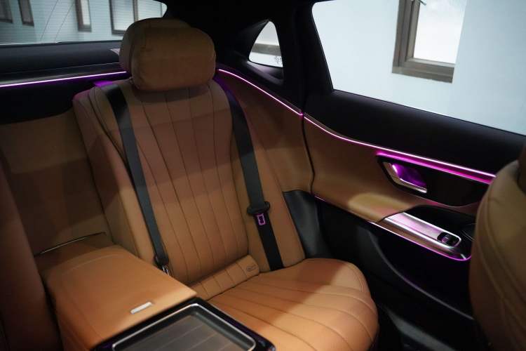 Used Mercedes-Benz E-Class 2024 E 260 L Interior 8
