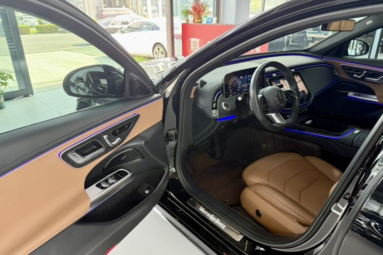 Used Mercedes-Benz E-Class 2024 Facelift E 300 L Fashion Sport Edition Interior 8