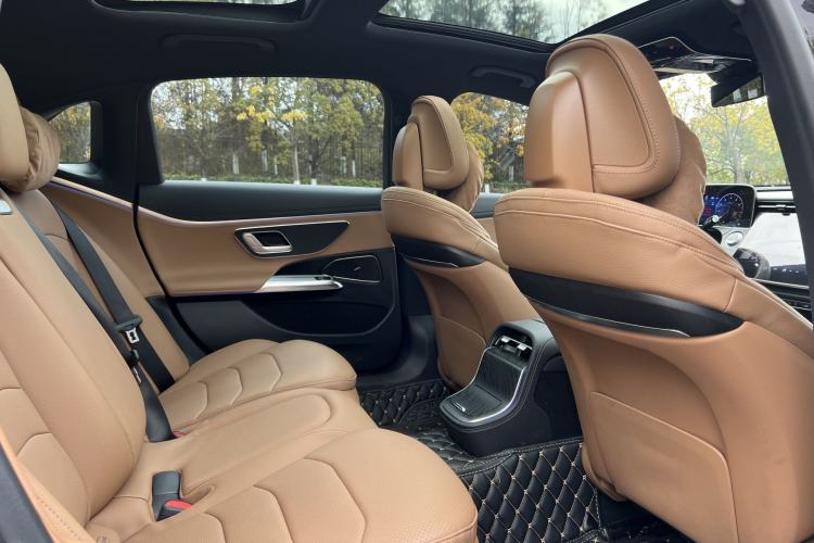Used Mercedes-Benz E-Class 2024 Facelift E 300 L Fashion Sport Edition Interior 8