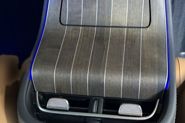 Used Mercedes-Benz E-Class 2024 Refresh E 300 L Stylish Edition Interior 8
