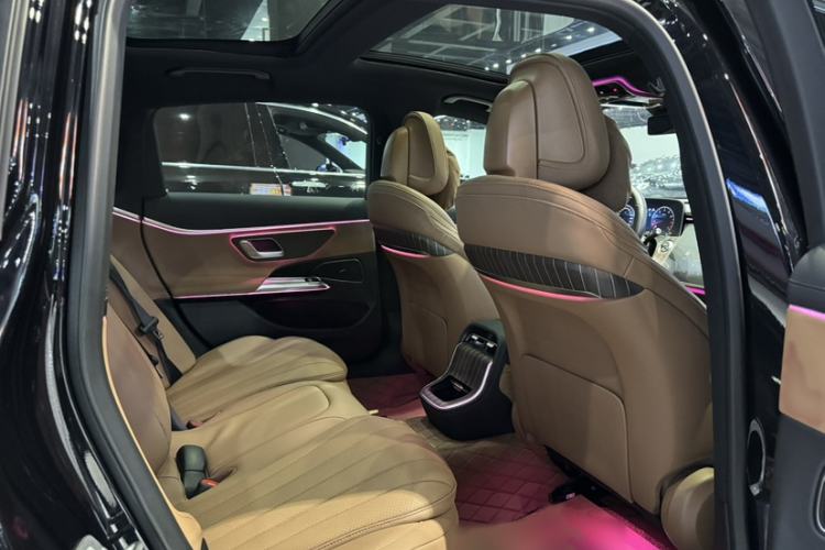 Used Mercedes-Benz E-Class 2024 E 300 L Stylish Model Interior 8