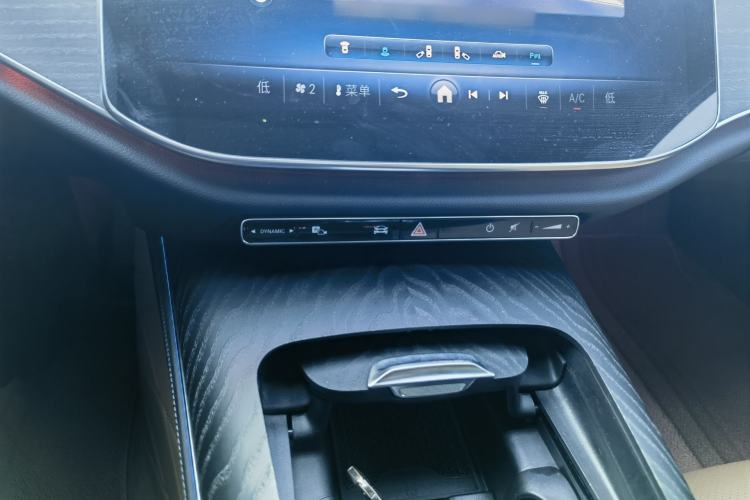 Used Mercedes-Benz E-Class 2024 Facelift E 300 L Fashion Sport Edition Interior 8