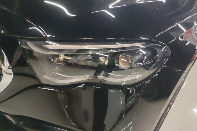 Used Mercedes-Benz E-Class 2024 E 300 Luxury Sport Edition Left Front Headlight