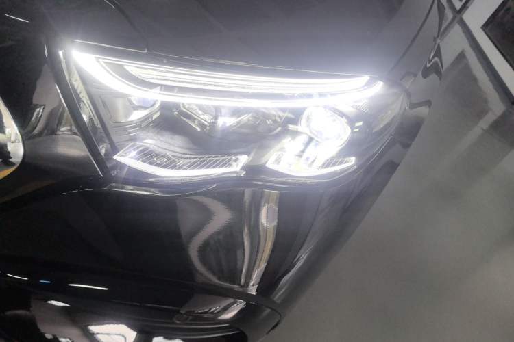 Used Mercedes-Benz E-Class 2024 E 300 Luxury Sport Edition Left Front Headlight