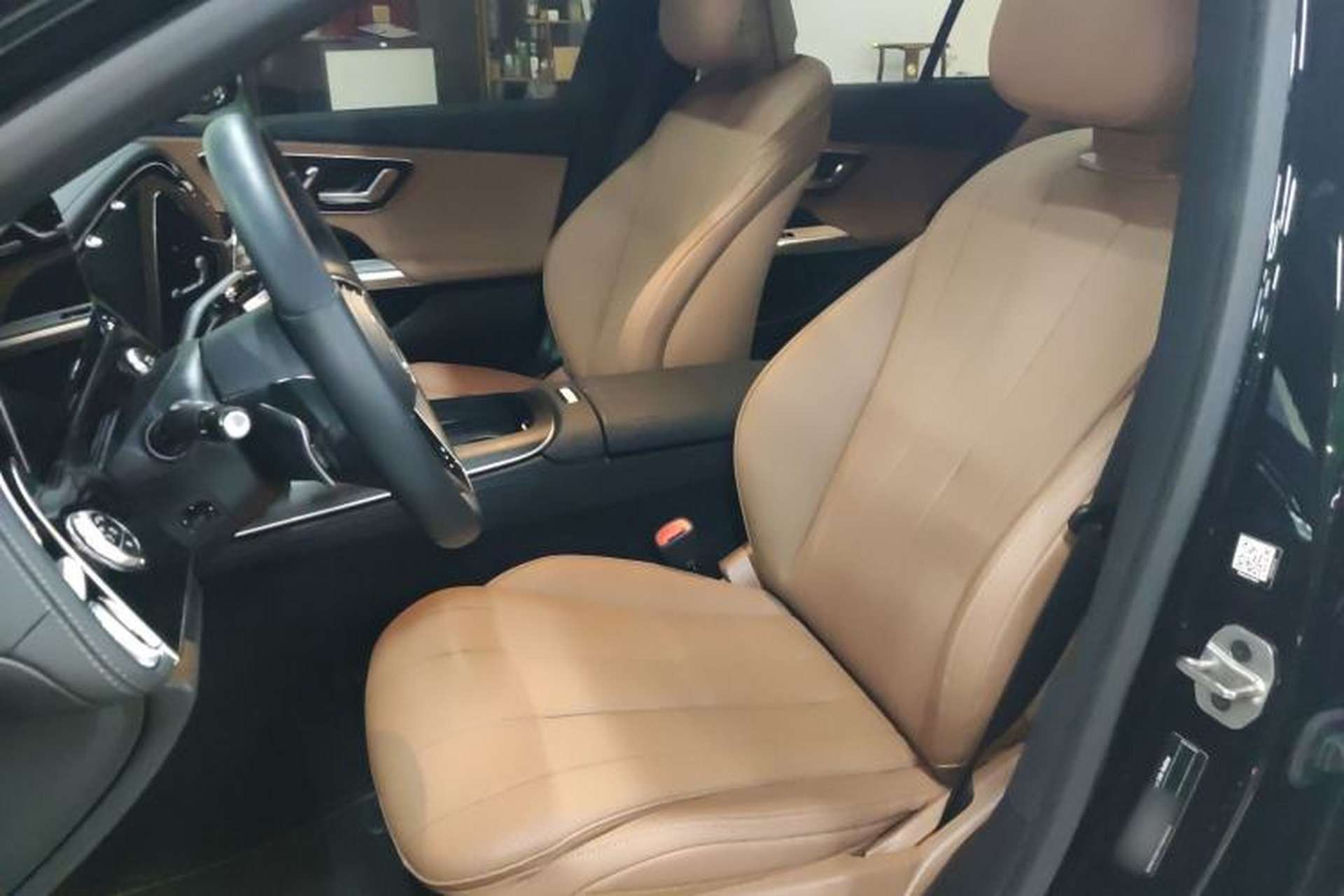 Used Mercedes-Benz E-Class 2024 E 300 Luxury Sport Edition Left Front Seat