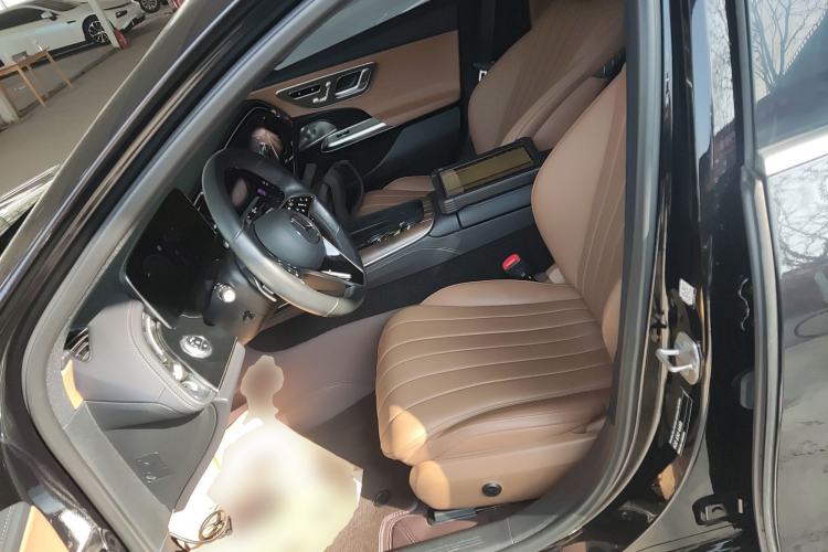 Used Mercedes-Benz E-Class 2024 E 300 L Luxury Model Left Front Seat
