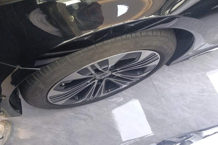 Used Mercedes-Benz E-Class 2024 Facelift E 300 L Fashion Sport Edition Left Front Wheel Hub