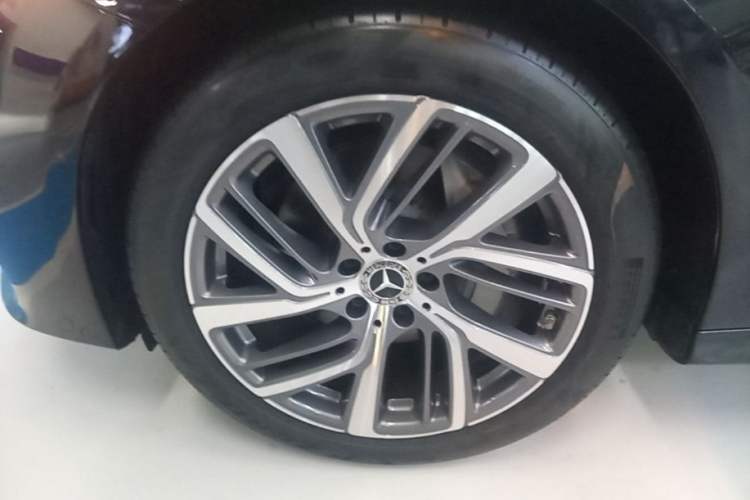 Used Mercedes-Benz E-Class 2024 E 300 L Stylish Model Left Front Wheel Hub