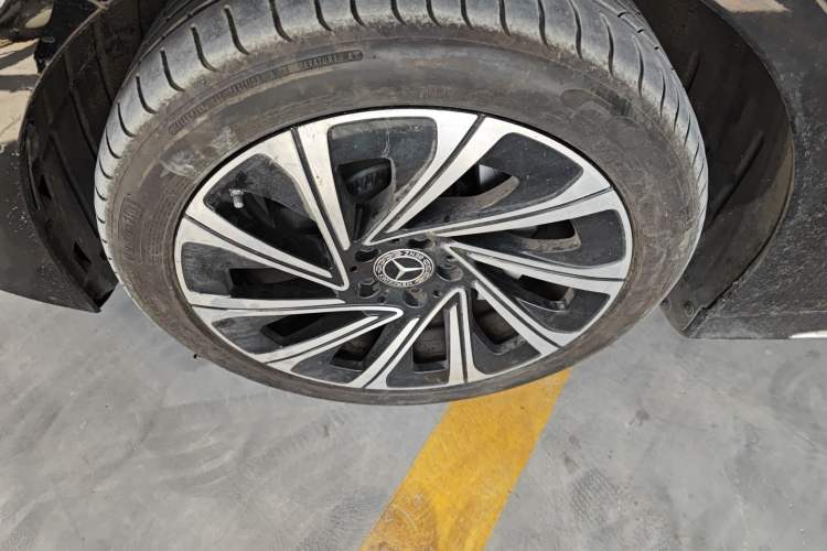 Used Mercedes-Benz E-Class 2024 E 300 L Luxury Model Left Front Wheel Hub