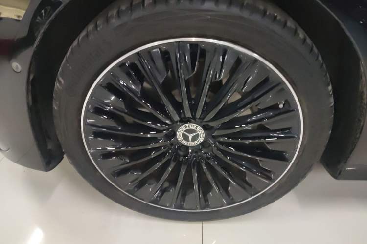 Used Mercedes-Benz E-Class 2024 E 300 Luxury Sport Edition Left Front Wheel Hub