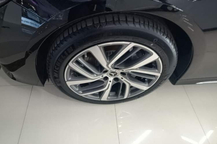 Used Mercedes-Benz E-Class 2024 Refresh E 300 L Stylish Edition Left Front Wheel Hub