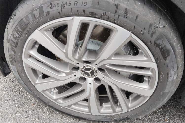 Used Mercedes-Benz E-Class 2024 Refresh E 300 L Stylish Edition Left Front Wheel Hub
