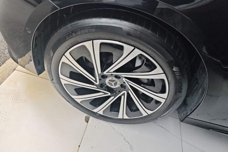 Used Mercedes-Benz E-Class 2024 E 300 L Luxury Model Left Front Wheel Hub