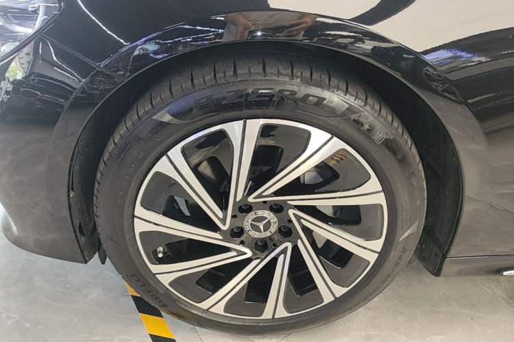 Used Mercedes-Benz E-Class 2024 Facelift E 300 L Luxury Edition Left Front Wheel Hub