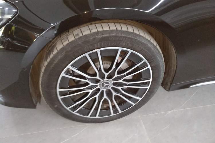 Used Mercedes-Benz E-Class 2024 Facelift E 300 L Luxury Edition Left Front Wheel Hub