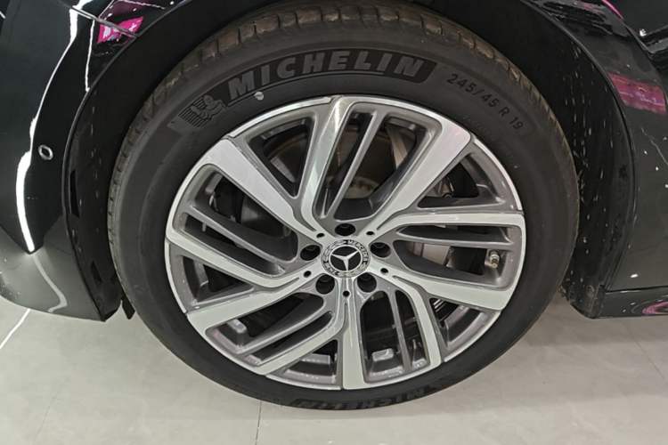 Used Mercedes-Benz E-Class 2024 Refresh E 300 L Stylish Edition Left Front Wheel Hub