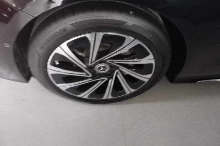 Used Mercedes-Benz E-Class 2024 E 300 L Luxury Model Left Front Wheel Hub