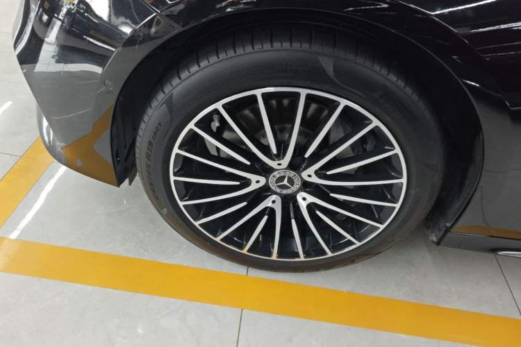 Used Mercedes-Benz E-Class 2024 E 300 L Stylish Model Left Front Wheel Hub