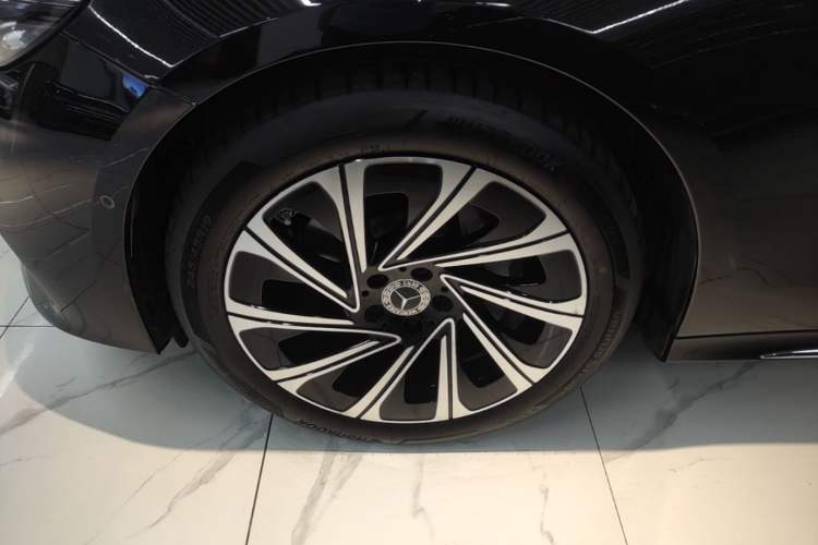 Used Mercedes-Benz E-Class 2024 E 300 L Luxury Model Left Front Wheel Hub