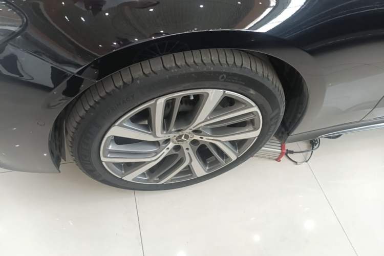 Used Mercedes-Benz E-Class 2024 E 300 L Stylish Model Left Front Wheel Hub