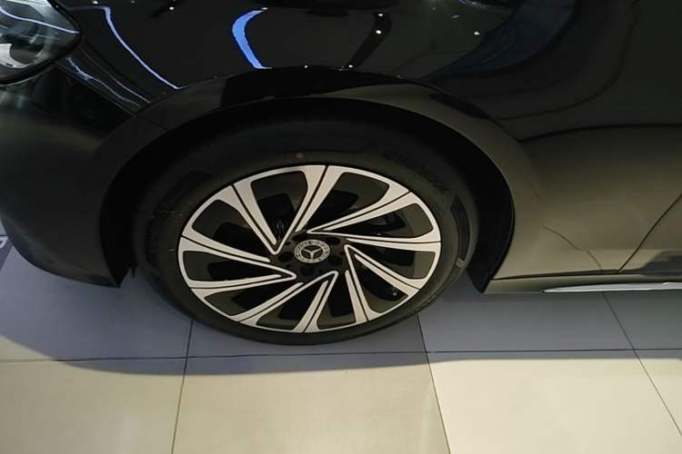 Used Mercedes-Benz E-Class 2024 Facelift E 300 L Luxury Edition Left Front Wheel Hub