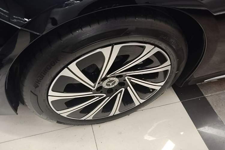 Used Mercedes-Benz E-Class 2024 E 300 L Luxury Model Left Front Wheel Hub