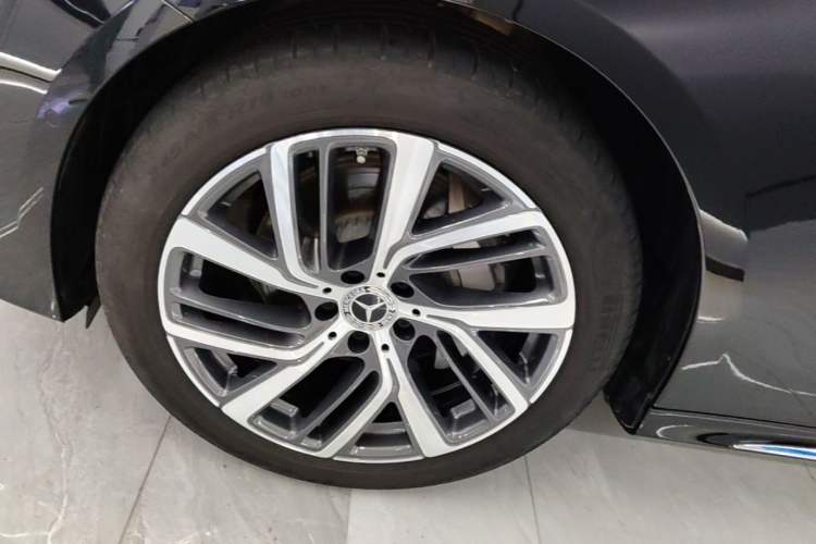 Used Mercedes-Benz E-Class 2024 Refresh E 300 L Stylish Edition Left Front Wheel Hub