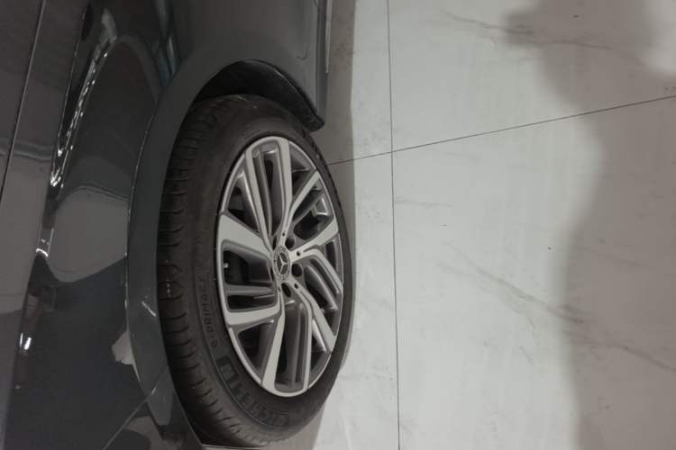 Used Mercedes-Benz E-Class 2024 Refresh E 300 L Stylish Edition Left Front Wheel Hub