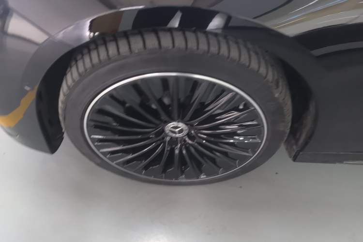 Used Mercedes-Benz E-Class 2024 E 300 Luxury Sport Edition Left Front Wheel Hub