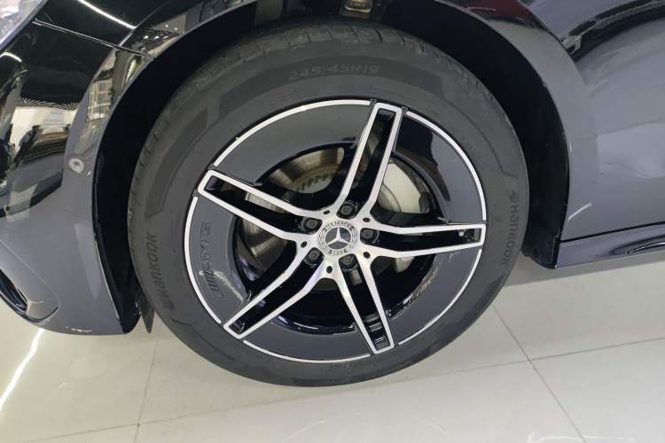 Used Mercedes-Benz E-Class 2024 E 300 Fashion Sport Edition Left Front Wheel Hub