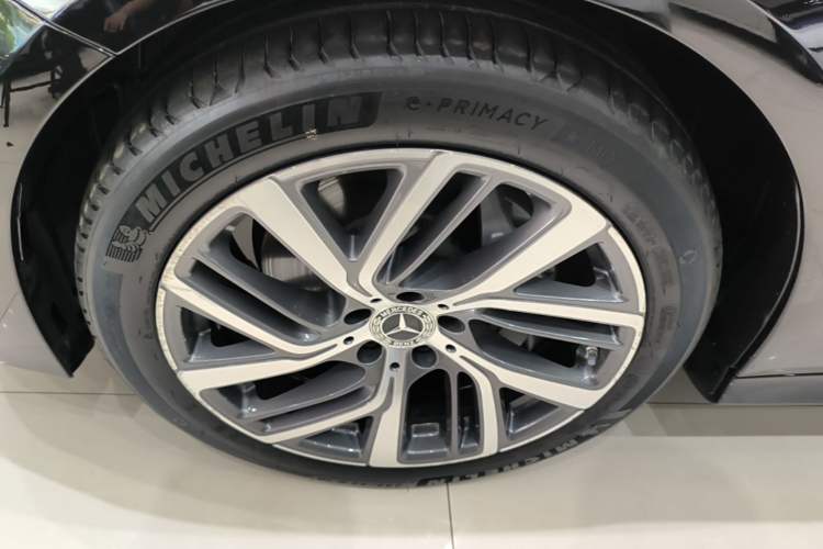 Used Mercedes-Benz E-Class 2024 Refresh E 300 L Stylish Edition Left Front Wheel Hub