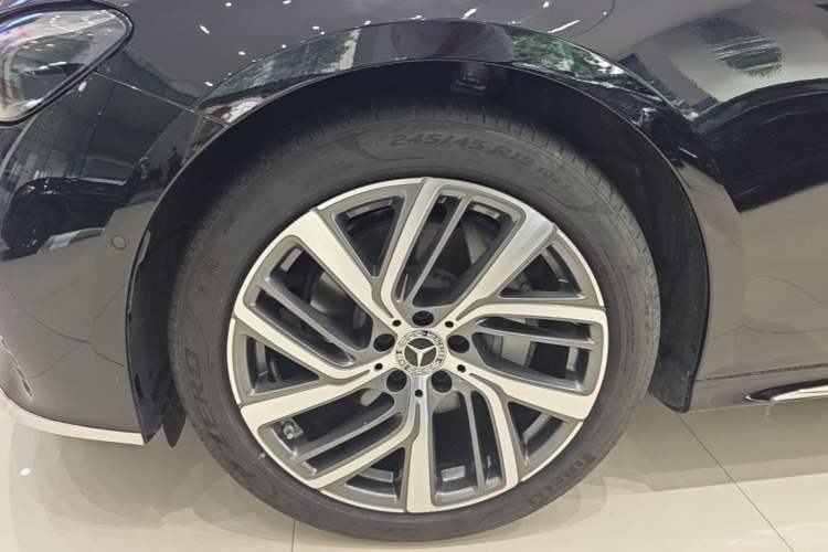 Used Mercedes-Benz E-Class 2024 E 300 L Stylish Model Left Front Wheel Hub