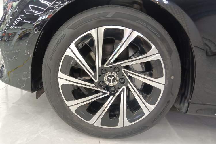 Used Mercedes-Benz E-Class 2024 E 300 L Luxury Model Left Front Wheel Hub