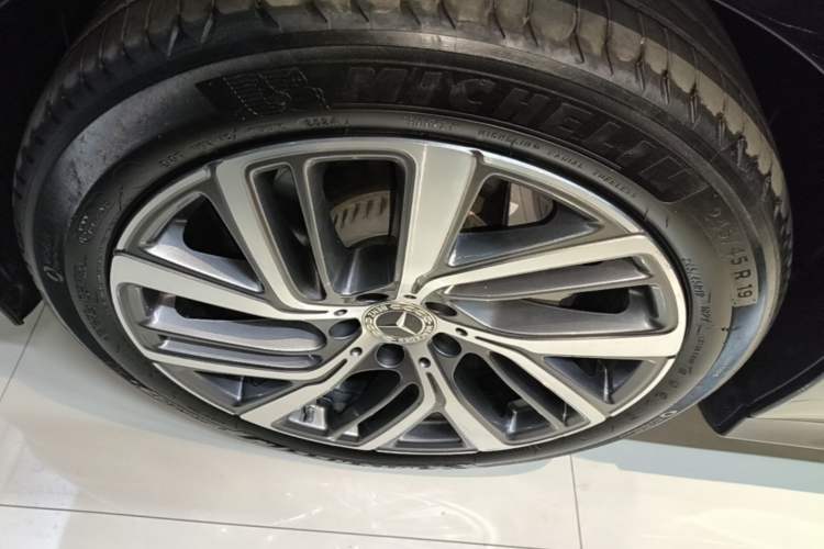 Used Mercedes-Benz E-Class 2024 Refresh E 300 L Stylish Edition Left Front Wheel Hub