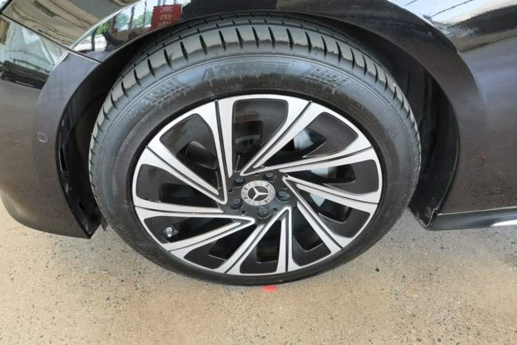 Used Mercedes-Benz E-Class 2024 E 300 L Luxury Model Left Front Wheel Hub