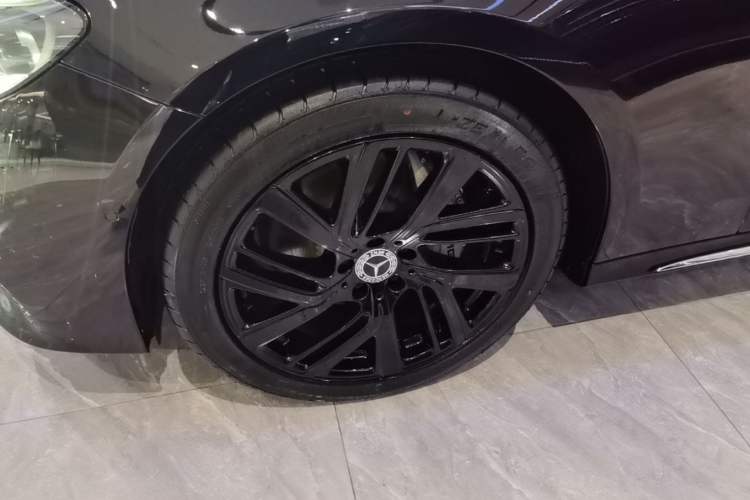 Used Mercedes-Benz E-Class 2024 Refresh E 300 L Stylish Edition Left Front Wheel Hub