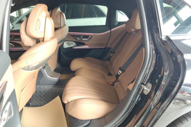 Used Mercedes-Benz E-Class 2024 E 300 L Luxury Model Left Rear Seat