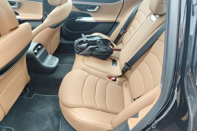 Used Mercedes-Benz E-Class 2024 E 300 L Fashion Sport Model Left Rear Seat