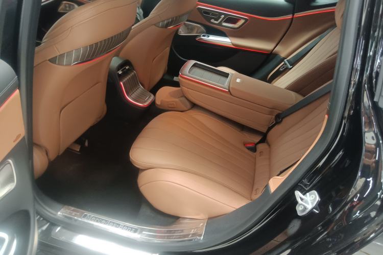 Used Mercedes-Benz E-Class 2024 E 300 L Luxury Model Left Rear Seat