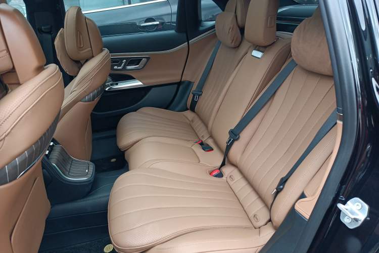 Used Mercedes-Benz E-Class 2024 E 300 L Luxury Model Left Rear Seat
