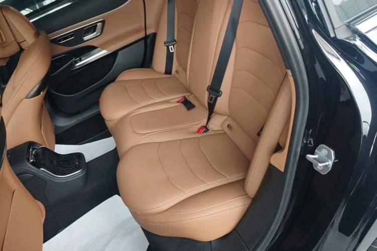Used Mercedes-Benz E-Class 2024 E 300 L Fashion Sport Model Left Rear Seat