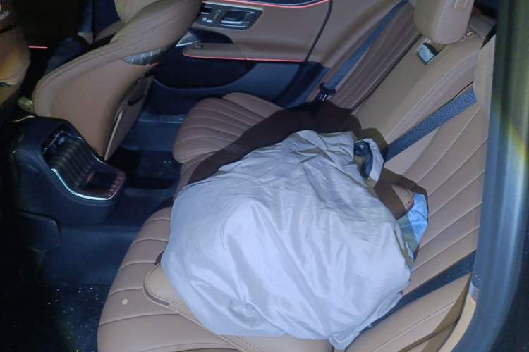 Used Mercedes-Benz E-Class 2024 Facelift E 300 L Luxury Edition Left Rear Seat