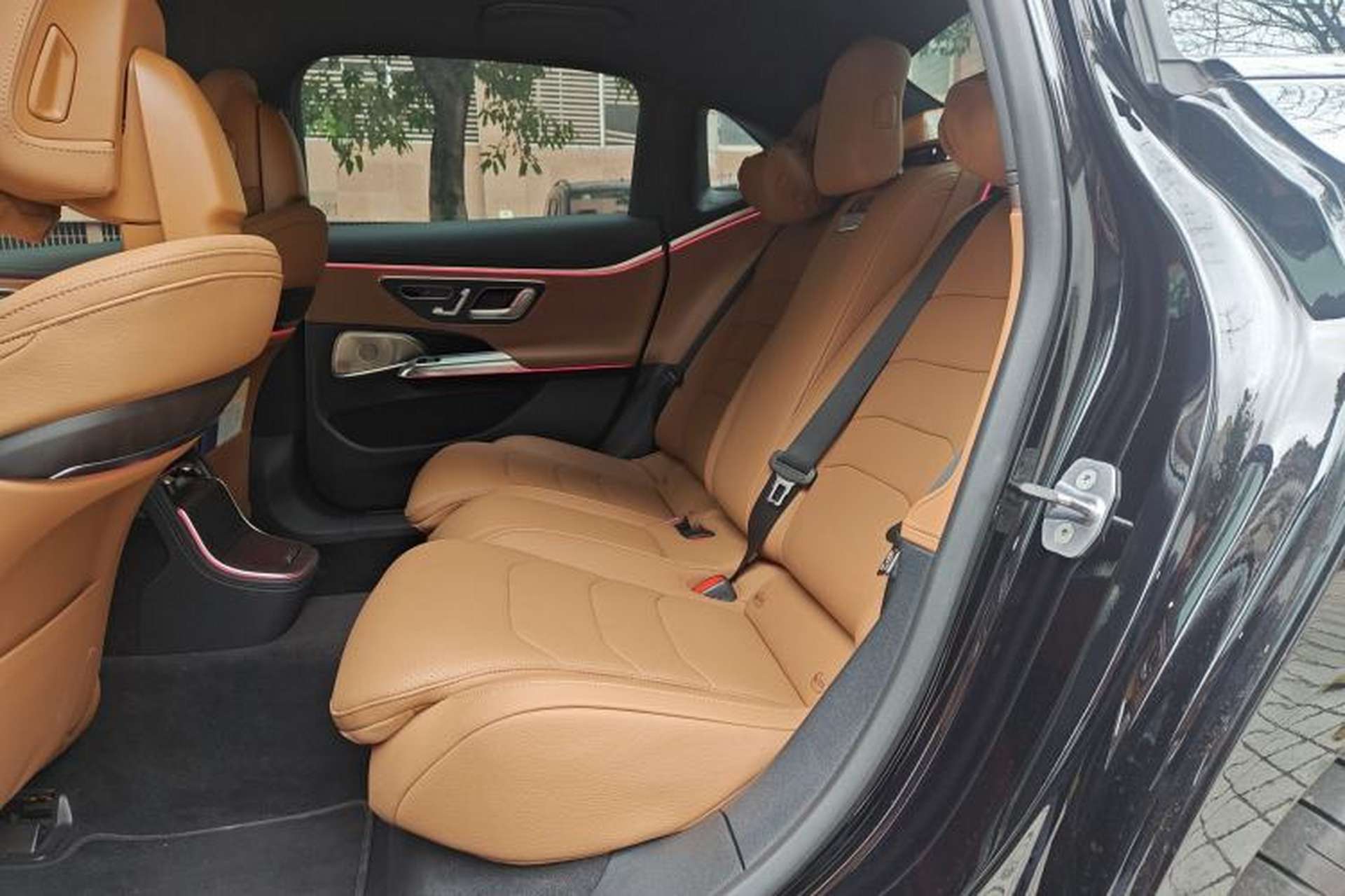 Used Mercedes-Benz E-Class 2024 E 300 L Luxury Sport Model Left Rear Seat