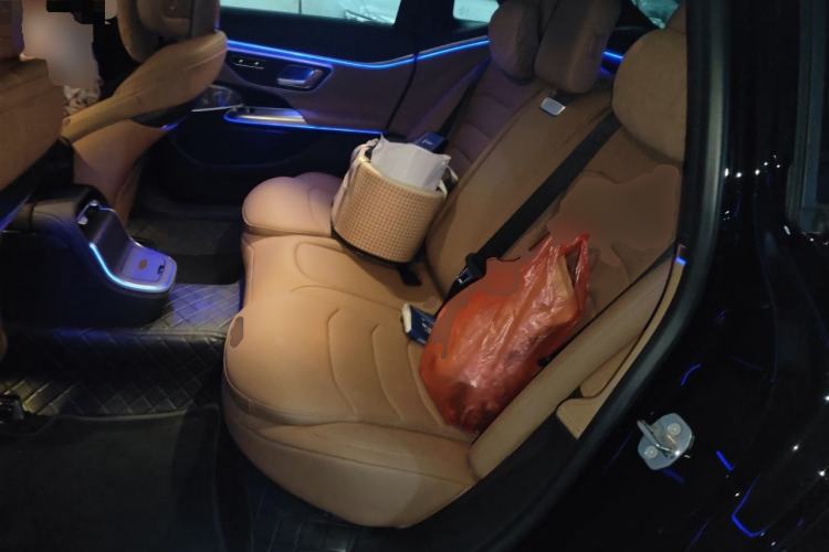 Used Mercedes-Benz E-Class 2024 E 300 L Fashion Sport Model Left Rear Seat