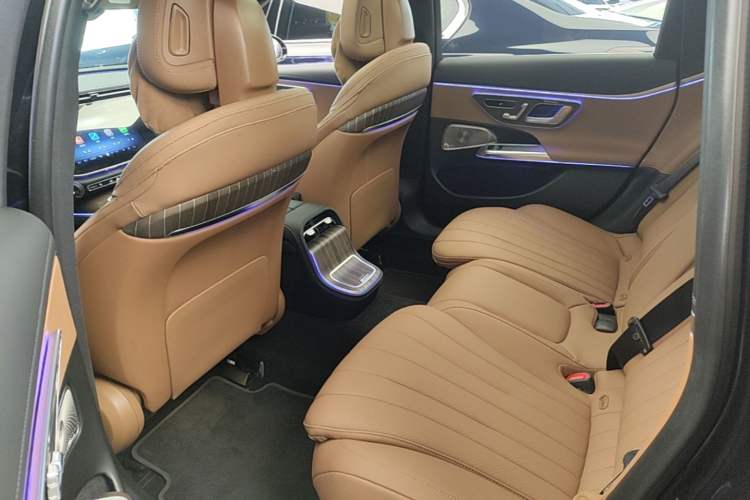 Used Mercedes-Benz E-Class 2024 Facelift E 300 L Luxury Edition Left Rear Seat