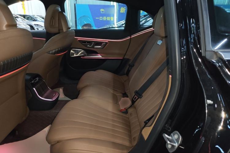 Used Mercedes-Benz E-Class 2024 E 300 L Luxury Model Left Rear Seat