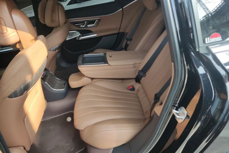 Used Mercedes-Benz E-Class 2024 E 300 L Luxury Model Left Rear Seat
