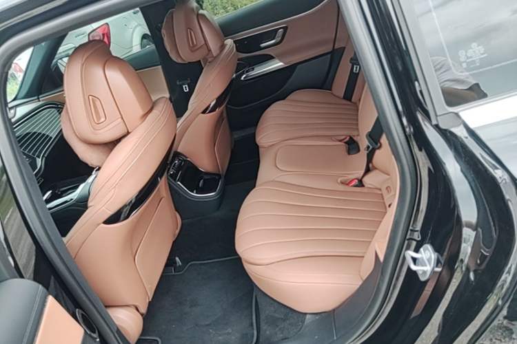 Used Mercedes-Benz E-Class 2024 E 260 L Left Rear Seat