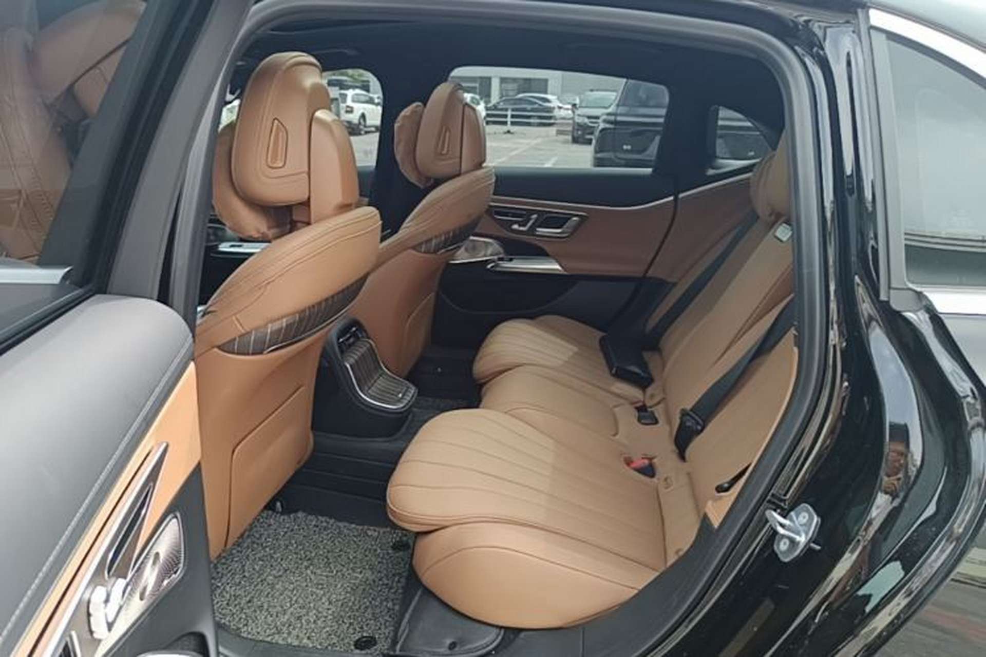 Used Mercedes-Benz E-Class 2024 E 300 L Luxury Model Left Rear Seat